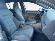 Volkswagen Golf 1.4 eHybrid GTE | Automaat | Kuipstoelen | Camera | Dodehoek Detectie | Cruise Control Adaptief | Climate Control | Keyless | DAB