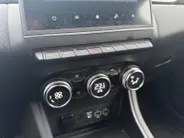Renault Captur 1.0 TCe 100 Intens | Climate | Cruise | Telefoon | Licht,Metalen velgen | Draadloos opladen | Parkeersensoren |Apple Carplay/Android Auto