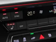 Audi A3 Sportback 45 TFSI e S edition Competition Panoramadak · SONOS Sound System · 19'' lichtmetalen velgen · Sportstoelen alcantara · MEGA Sale