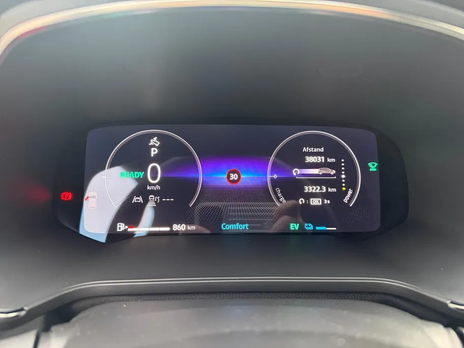 Renault Captur 1.6 E-Tech full hybrid 145 techno | Apple Carplay & Android Auto | Cruise & Climate Control | Camera | Parkeersensoren | LMV | Navigatie | 12 Maanden BOVAG Garantie