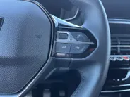 Peugeot 2008 1.2 PureTech 100 Allure | Digitale Cockpit | Apple Carplay en Android Auto | Cruise Control | Climate Control