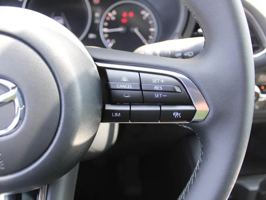 Mazda 3 2.0 e-SkyActiv-G M Hybrid 150 Homura | Stoelverwarming | Camera | Dodehoek detectie | HUD | 18' LM | LED | Cruise adapt. |