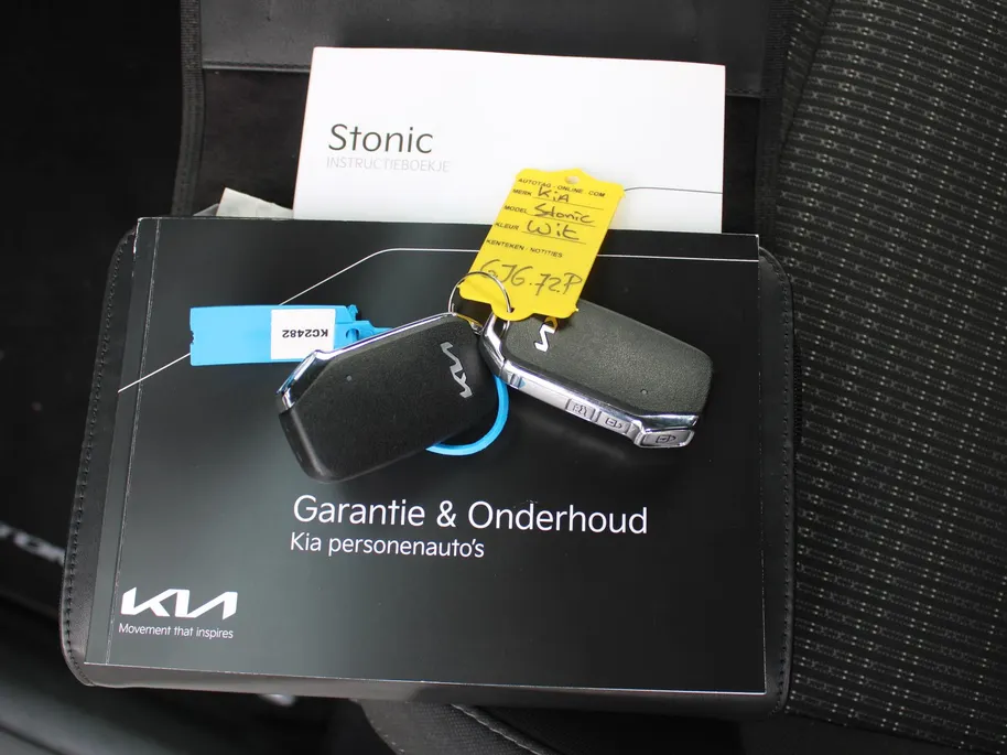 Kia Stonic 1.0 T-GDi MHEV DynamicPlusLine | Stuur-/stoelverwarming | Camera | Clima | Cruise | 16' LM | Navi | LED | Keyless |