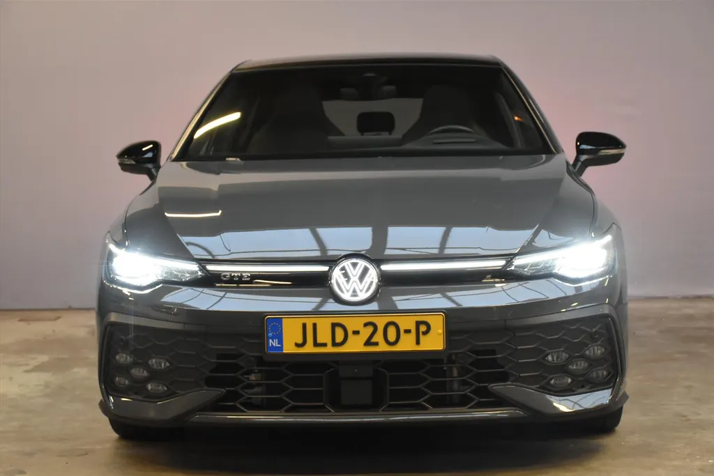 Volkswagen Golf 1.5 eHybrid GTE | Panoramadak | 360° Camera | Navigatie