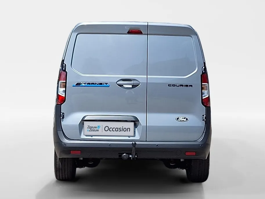 Ford E-Transit Courier Limited 44 kWh | Driver assistancepack | Winterpack | Trekhaak | Led laadruimteverlichting | Climate Control | Verwarmbare stoelen | Camera | 17' Lichtmetaal |te bestellen
