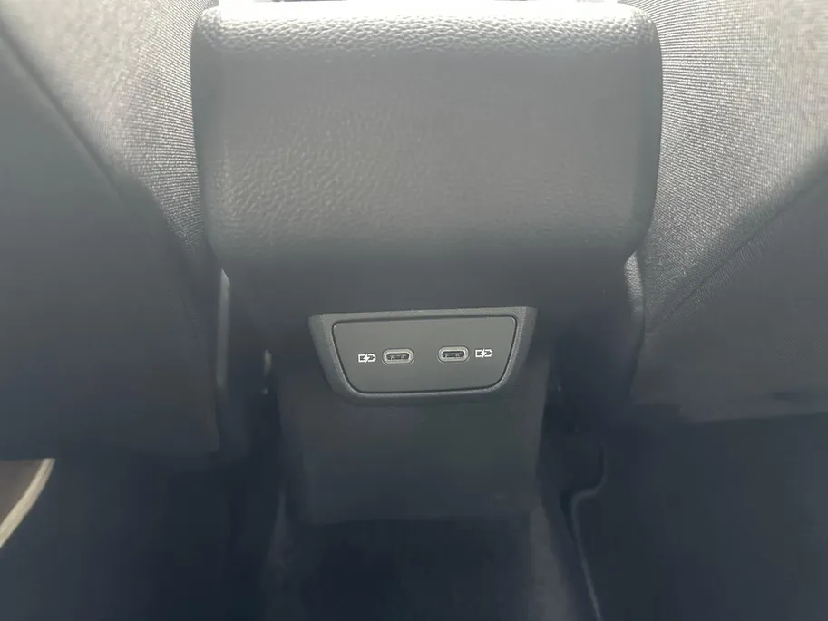 Volkswagen Taigo 1.0 TSI R-Line Edition | AUTOMAAT | CAMERA | APPLE CAR PLAY ANDROID AUTO | Cruise | DAB |