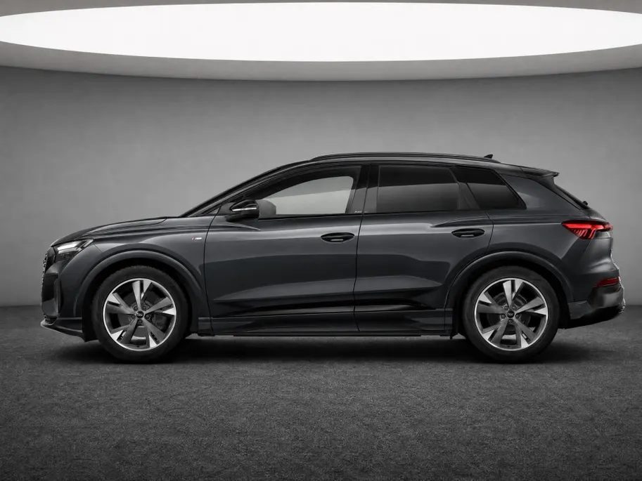 Audi Q4 Q4 S edition performance 82 kWh 286 PK · Glazen panoramadak · Trekhaak elek. wegklapbaar · Optiekpakket zwart