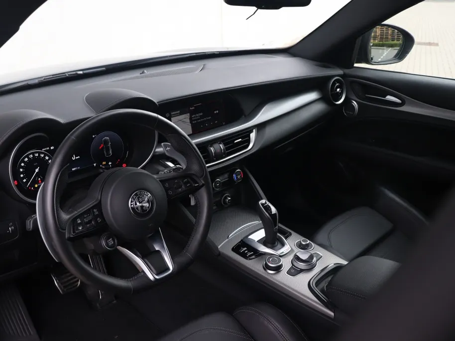 Alfa Romeo Stelvio 2.0 Turbo 280 PK AWD Veloce | Navi | Harman | Driver | BTW | 20'