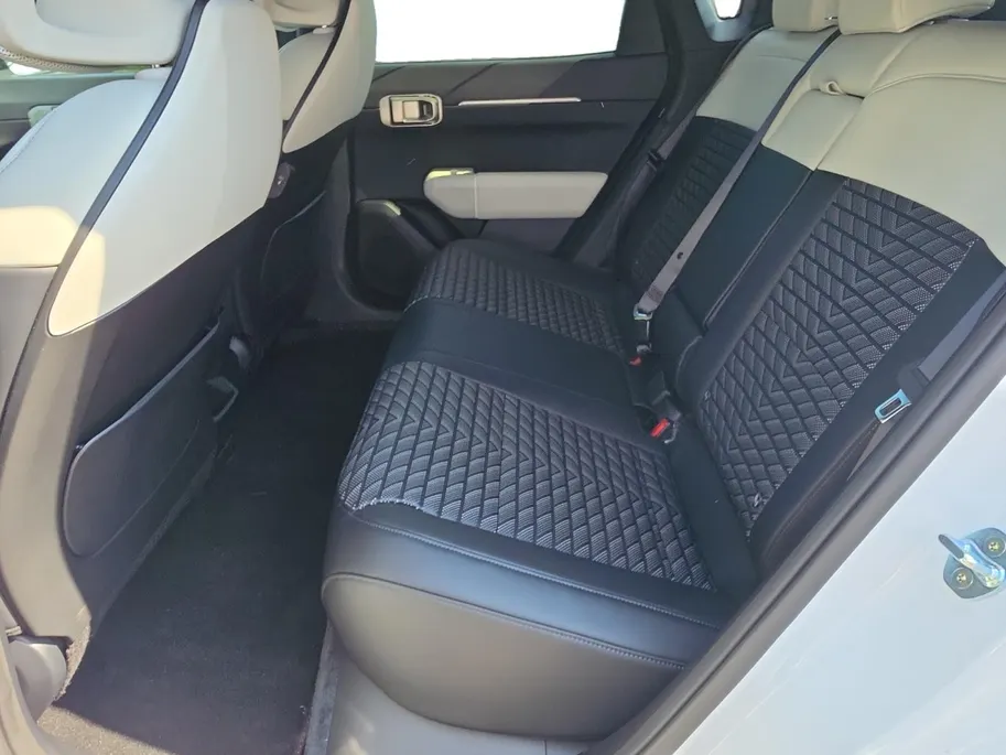 Kia EV4 GT-Line Business Edition 81.4 kWh | Keyless | Adaptive cruise control | Stoel + Stuur verwarming | Navigatie | Apple Carplay/Android Auto