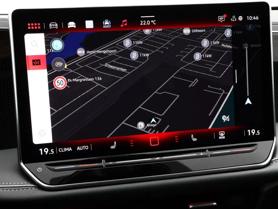 Volkswagen Passat Variant 1.5 eTSI 150pk DSG Elegance Business · Camera · Wegklapbare Trekhaak · Apple/Android Car Play · Dodehoeksensoren · P-Sensoren · 17'' Inch · Garantie t/m 18-06-2028 of 100.000