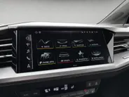 Audi Q4 e-tron 40 Advanced edition 204pk 77 kWh · Leder · Trekhaak · Camera + Parkeersensoren · Apple/Android Car Play · Stoelverwarming ·