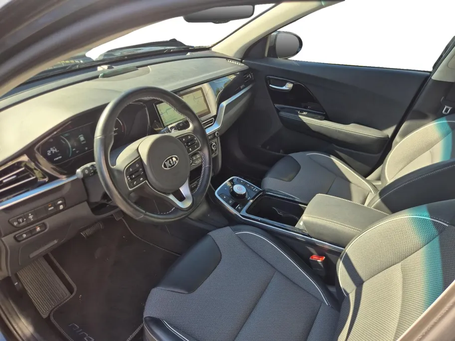Kia e-Niro DynamicPlusLine 64 kWh | Airco | Navi | Camera | Stoelverwarming | Stuurverwarming | Schuifdak |