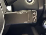 Renault Captur 90PK TCe Intens | Navi | Camera | Climate Control | Parkeersensoren | Apple CarPlay/Android Auto | Licht & Regen Sensor | Full LED | Lichtmetalen Velgen | Armsteun |