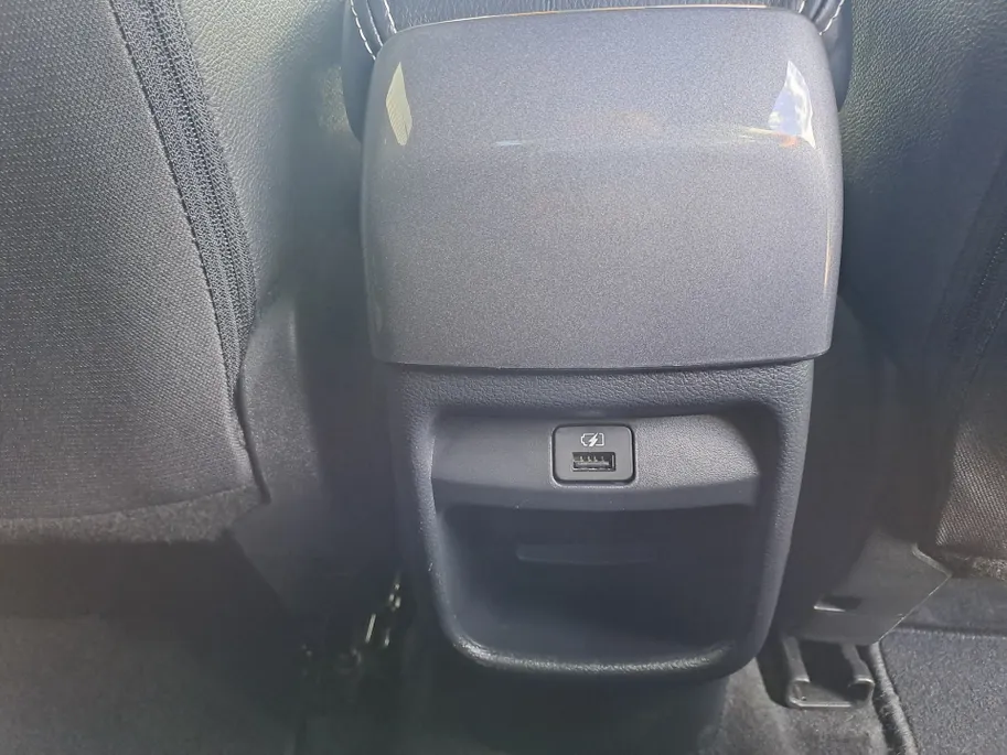 Nissan Juke 1.0 DIG-T N-Connecta | Cruise | Apple Carplay/Android Auto | Camera | DAB | Keyless entry | Keyless start