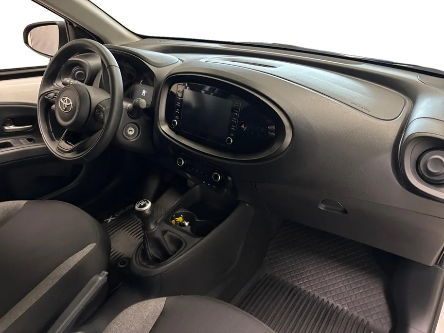 Toyota Aygo X 1.0 FIRST | APPLE CARPLAY | CAMERA | NL-AUTO |