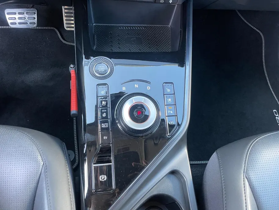 Kia Niro 1.6 GDi PHEV ExecutiveLine | Cruise Control | Climate Control | Camera | Navigatie | Stoelverwarming | Stuurverwarming | Stoelventilatie | Memory | Open Dak |