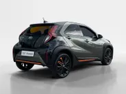 Toyota Aygo X 1.0 VVT-i MT Limited | Apple Carplay & Android Auto | Stoelverwarming | JBL Audio | Camera | Parkeersensoren | LMV | Cruise & Climate Control | Dealer Onderhouden | 12 Maanden BOVAG Garantie