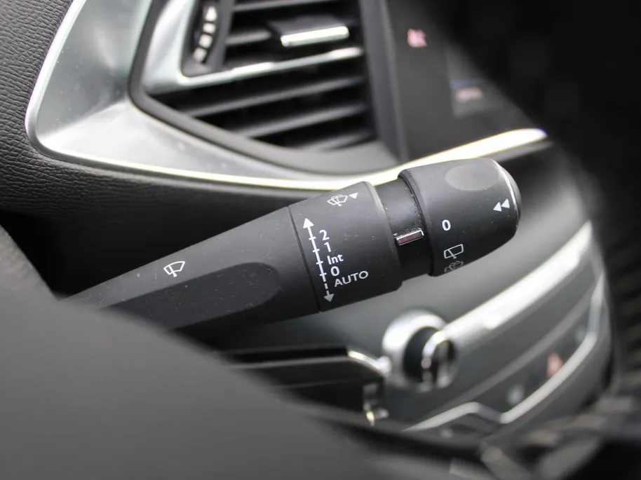 Peugeot 308 1.2 PureTech Allure | Panoramadak | 17” LM | Parkeersensor v+a | Navi | Cruise | Clima | Apple CarPlay/Android Auto |
