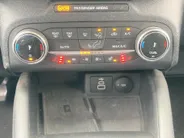 Ford Kuga 2.5 PHEV 225 pk Titanium Winter Pack - Draadloos opladen telefoon Origineel NL auto met weinig km.