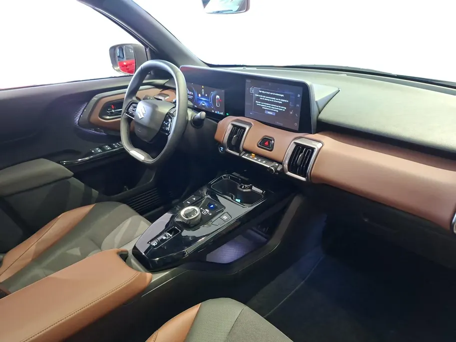 Suzuki e Vitara Style 61 kWh | €2000 euro inruil premie | V.a. €575 in de private lease | Tot 10 jaar garantie