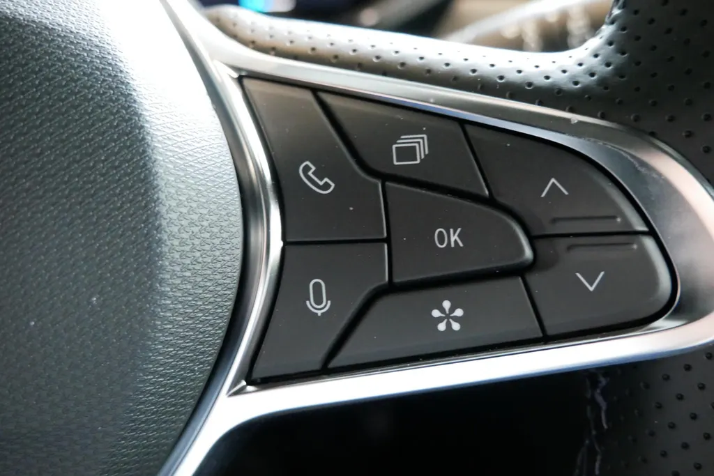 Renault Captur 1.8 E-Tech full hybrid 160 techno | Profiteer nu van €2.500,- Zeeuw & Zeeuw voorraadkorting |Electrisch schuif/kantel dak | Harman Kardon | Op voorraad |