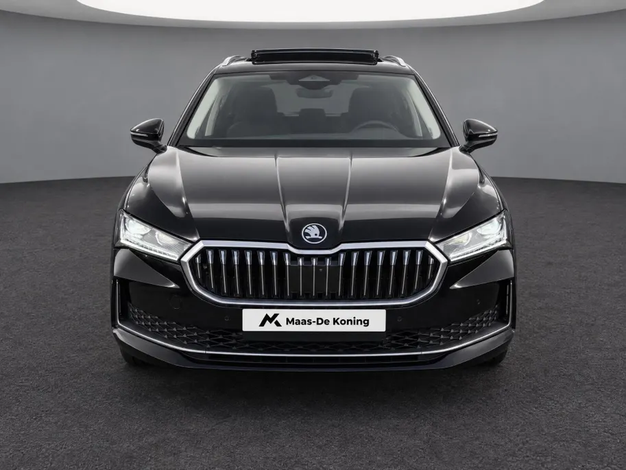 Škoda Superb 1.5TSI 150kW/204PK PHEV Laurin & Klement · Panoramadak · Leder · Trekhaak · 360°Camera · Garantie t/m 04-06-2030 of 100000km.