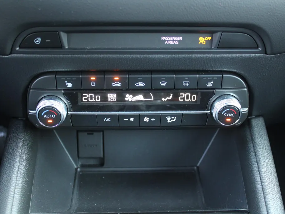 Mazda CX-5 2.0 SkyActiv-G 165 Comfort | Trekhaak | Stoel-/stuurverwarming | Dodehoek detectie | Carplay | Clima | 19' LM | Parkeersensor v+a | LED |