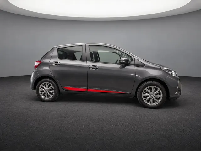 Toyota Yaris 1.5 VVT-i Design Red | Navigatie | Camera