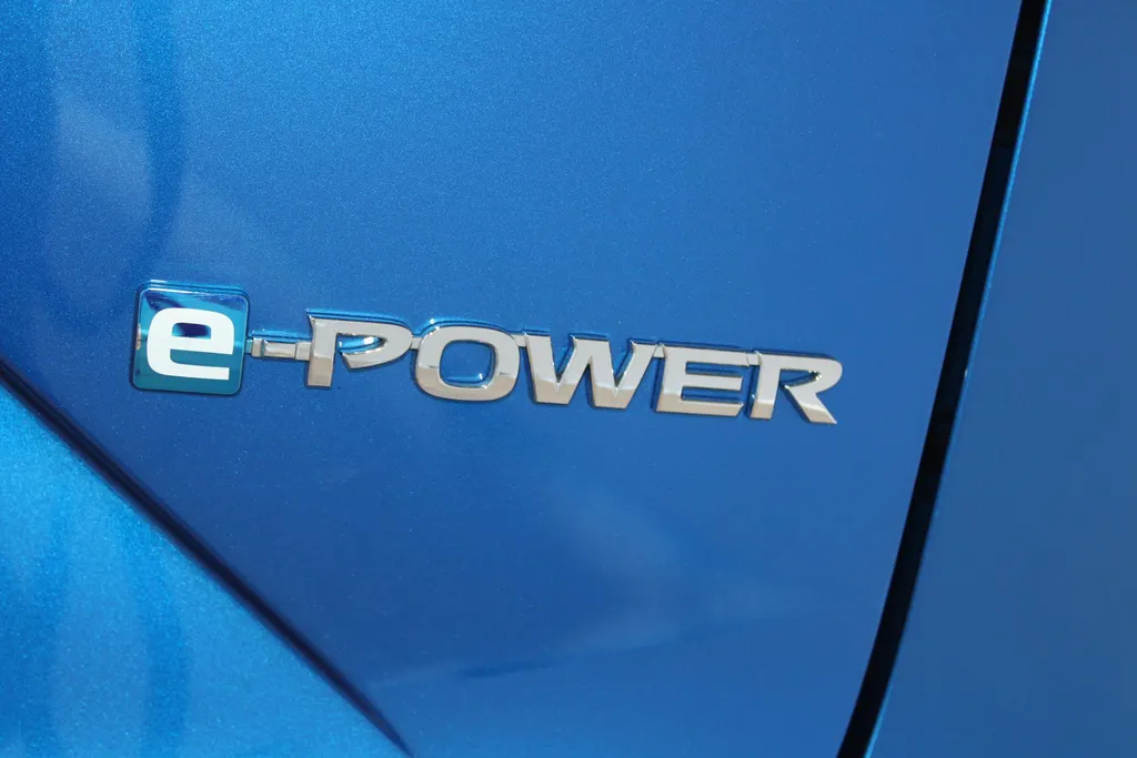 Nissan QASHQAI 1.5 e-Power Business Design | Navigatie| camera 360vieuw| Apple Carplay & Android auto | Pdc voor en achter | Two-tone lak | LM wielen | Pro-pilot | Climate controle | Inklapbare buitenspiegels | I-key |