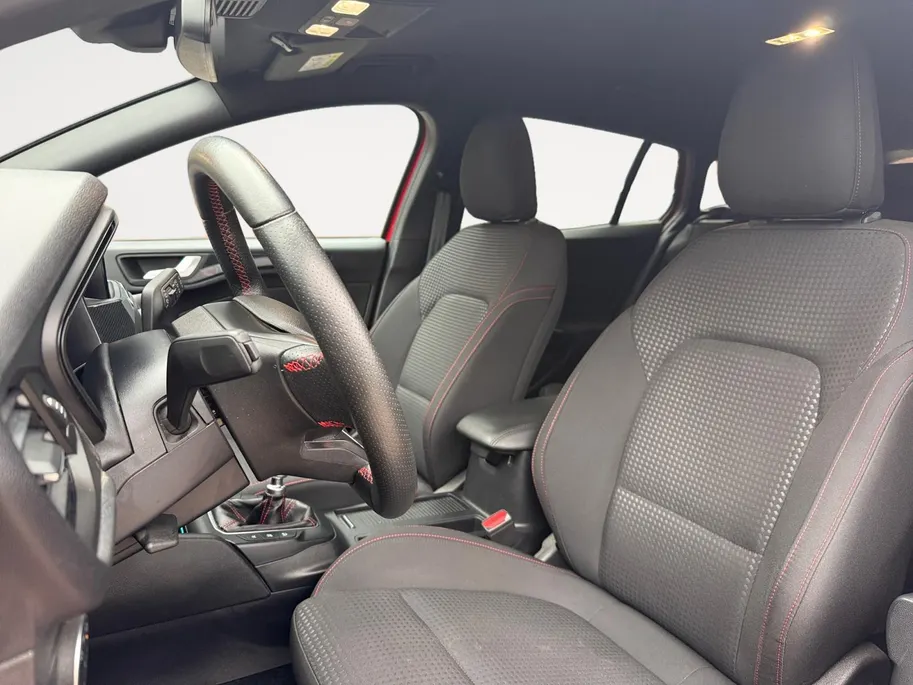 Ford Focus Wagon 1.0 EcoBoost Hybrid ST Line X Business | NL Auto | Dealeronderhouden | Winter Pack | Achteruitrijcamera | LMV | Apple Carplay & Android Auto |