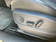 Audi Q5 2.0TFSIe-hybrid 220kW/299PK S Line quattro · Panoramadak · 360°Camera + Parkeersensoren · Apple/Android Car Play · Garantie t/m 25-09-2029 of 80000km.