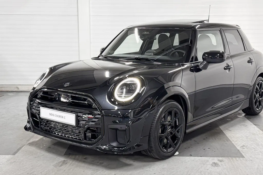 MINI Cooper 5-deurs John Cooper Works M