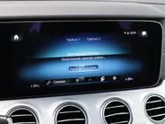 Mercedes-Benz E-Klasse 300 e Business Solution AMG l Keyless l Achteruitrij camera l Stoelverwarming l Dodehoekassistand