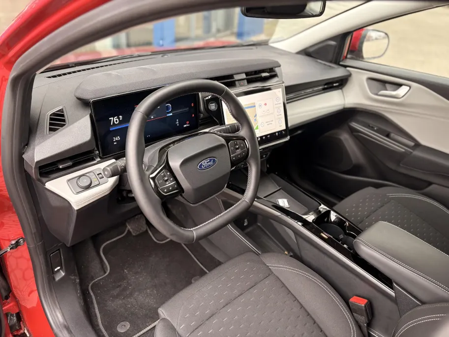 Ford Puma Gen-E 44 kWh DEMO I COMFORT PACK I WINTER PACK I APPLE CARPLAY / ANDROID AUTO I
