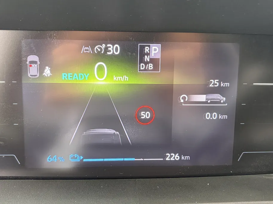 Renault Master E-Tech T35 L2H2 Advance Long Range 87 kWh Automaat | NIEUWE AUTO - DIRECT LEVERBAAR! | Camera | Climate Control | Cruise Control | Apple CarPlay/Android Auto | Full LED | Licht & Regen Sensor | Parkeersensoren |