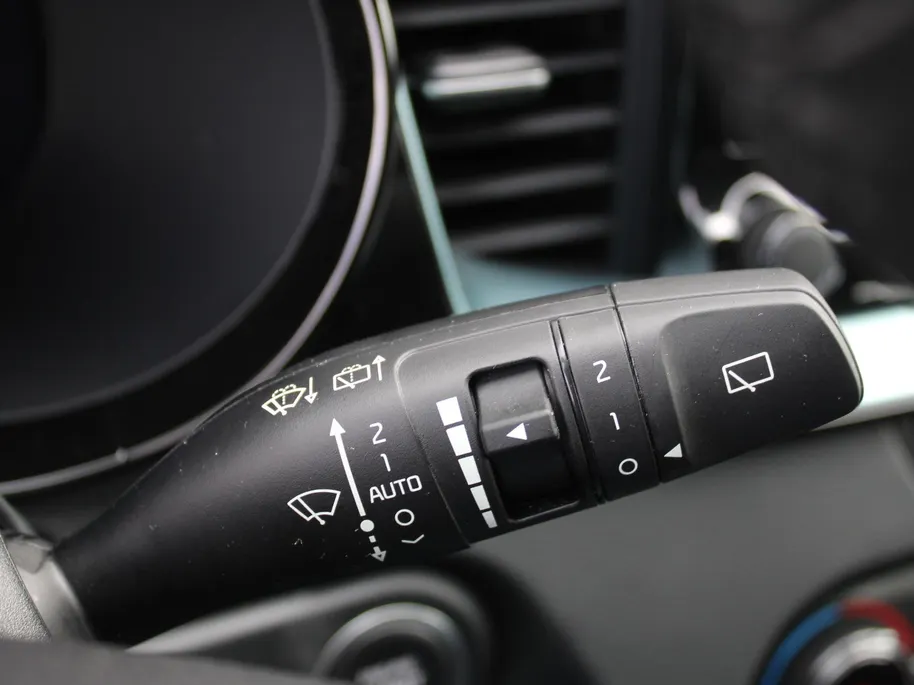 Kia Ceed Sportswagon 1.0 T-GDi MHEV Design Edition | Stuur-/stoelverwarming | Cruise adapt. | Camera | 16' LM | Elek. achterklep | JBL audio | LED |