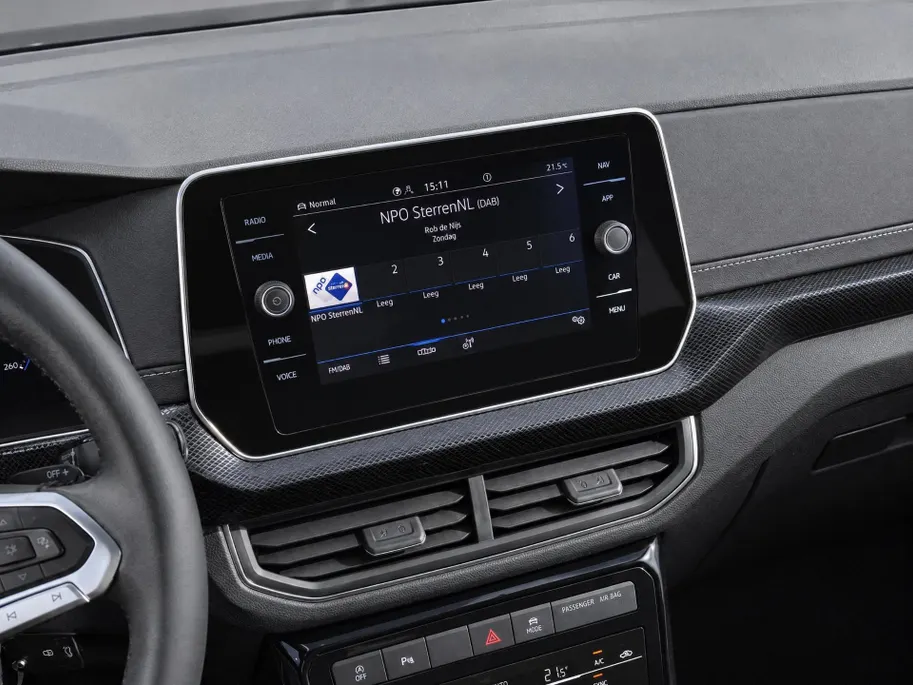 Volkswagen T-Cross 1.0TSI/116PK R-Line Camera + parkeersensoren · Apple/Android Car Play · Dodehoeksensoren · Garantie t/m 24-02-2028