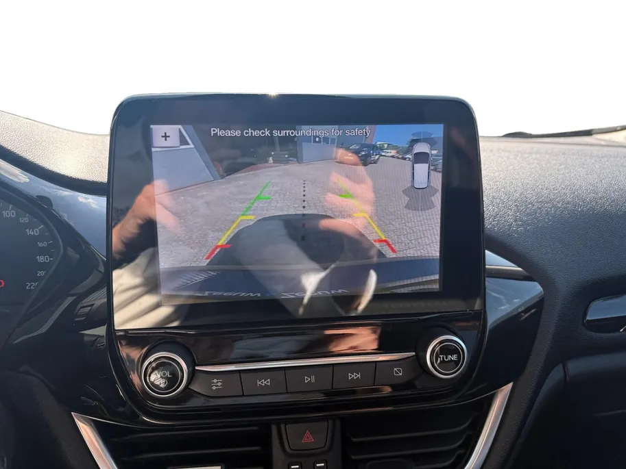 Ford Fiesta 1.5 TDCi Titanium Lease Edition | 1ste eigenaar | Volledig Zeeuw & Zeeuw Onderhouden | Winter Pack | Achteruitrijcamera | Apple Carplay & Android Auto |