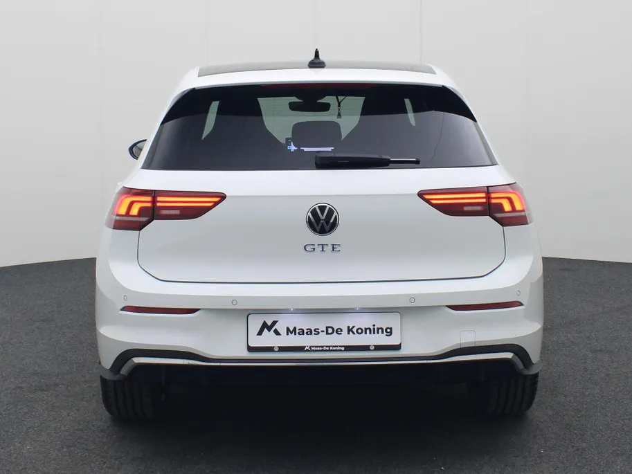 Volkswagen Golf GTE 1.5eHybrid 272PK GTE · Navigatie · Apple/Android Car Play · Camera + Parkeersensoren · Garantie t/m 18-03-2030 of 100000km