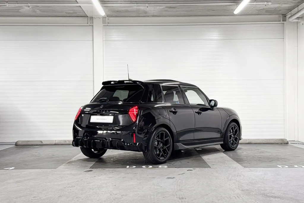 MINI Cooper 5-deurs John Cooper Works M