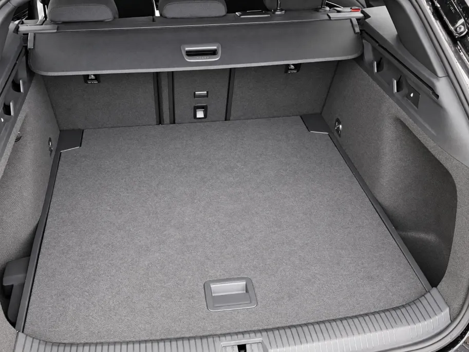 Volkswagen ID.7 Tourer Pro 77 kWh 210kW/286PK · Trekhaak · 360°Camera · Stoel- stuur- & voorruitverwarming · Garantie t/m 16-10-2027