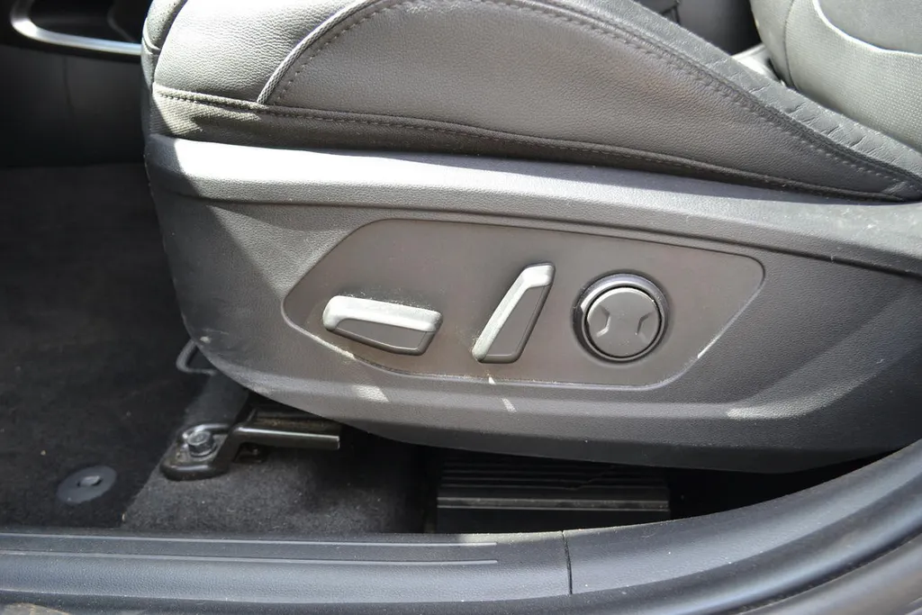 Hyundai Tucson 1.6 HEV PREMIUM|LEER|NAVI|1650KG TREKGEWICHT