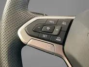 Volkswagen Golf 1.5eTSI/150PK R-Line DSG · Navigatie · Harman/Kardon sound · Camera · Apple/Android Car Play · Garantie t/m 05-10-2030 of 100000km.