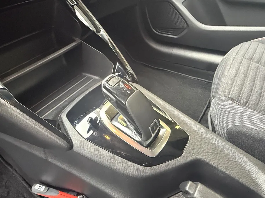 Peugeot 208 1.2 PureTech Active | AUTOMAAT | CARPLAY | CLIMATE / CRUISECONTROL | 12 Maanden garantie!