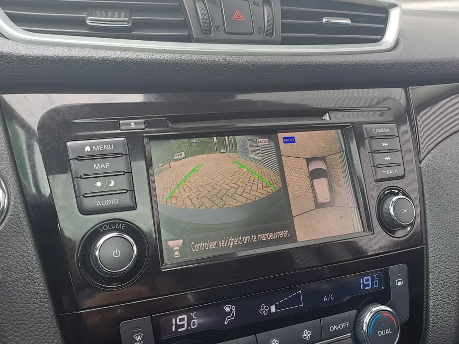 Nissan QASHQAI 1.3 DIG-T Design Edition | Automaat | Trekhaak | Pano Dak | Navi | Cruise | Camera | Apple Carplay/Android Auto | Stoel verrw.