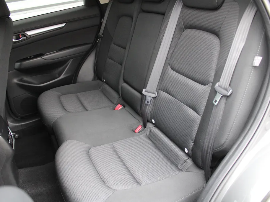Mazda CX-5 2.0 SkyActiv-G 165 Skylease | Trekhaak | 17' LM | Navi | Apple Carplay/Android Auto | Parkeersensor achter | LED | Cruise | All season | Dealeronderhouden |