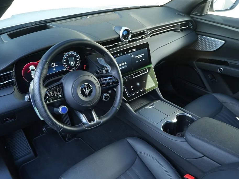 Maserati Grecale 2.0 MHEV 300 PK GT | Pano | 360cam | HUD | Audio Pack | 20"