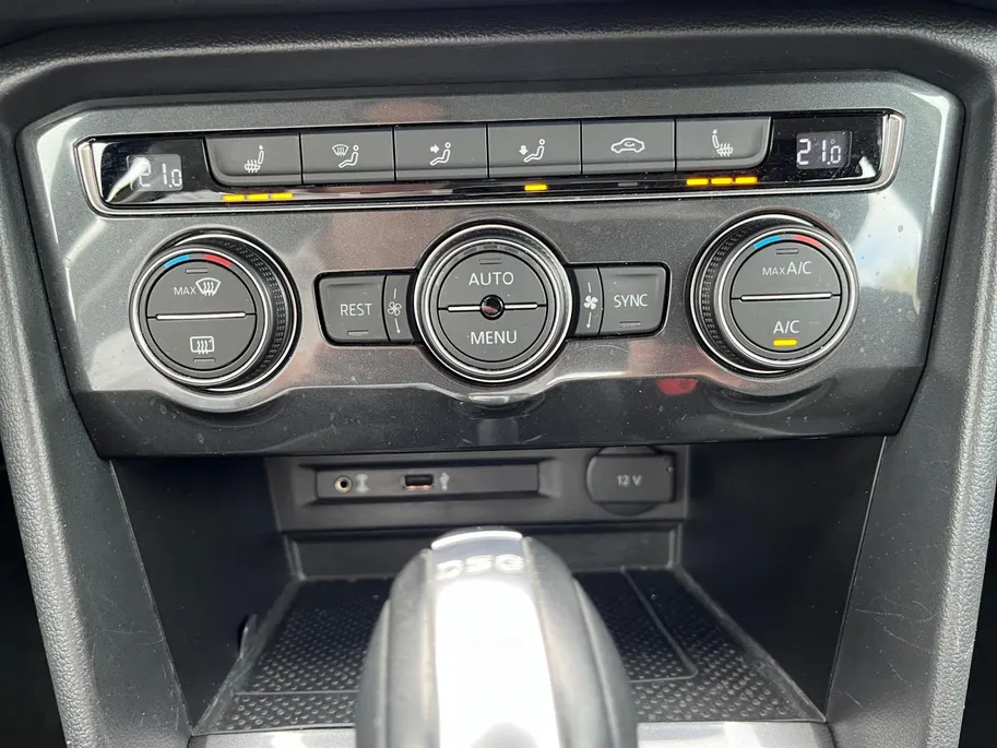 Volkswagen Tiguan 1.4 TSI ACT Highline | Navigatie | Stoelverwarming | Automaat | Adaptive Cruise Control