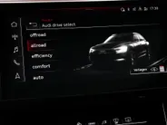 Audi e-tron 55 300kW/408PK S Line 95Kwh · SOH 94,6% · Panoramadak · Leder/Alcantara · 360°Camera + Parkeersensoren · Stoelverwarming ·