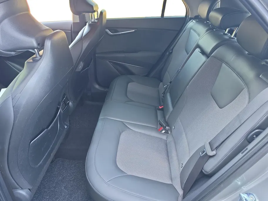 Kia Niro 1.6 GDi Hybrid DynamicLine | Two-Tone | Trekhaak | Climate control | Navigatie | Cruise control